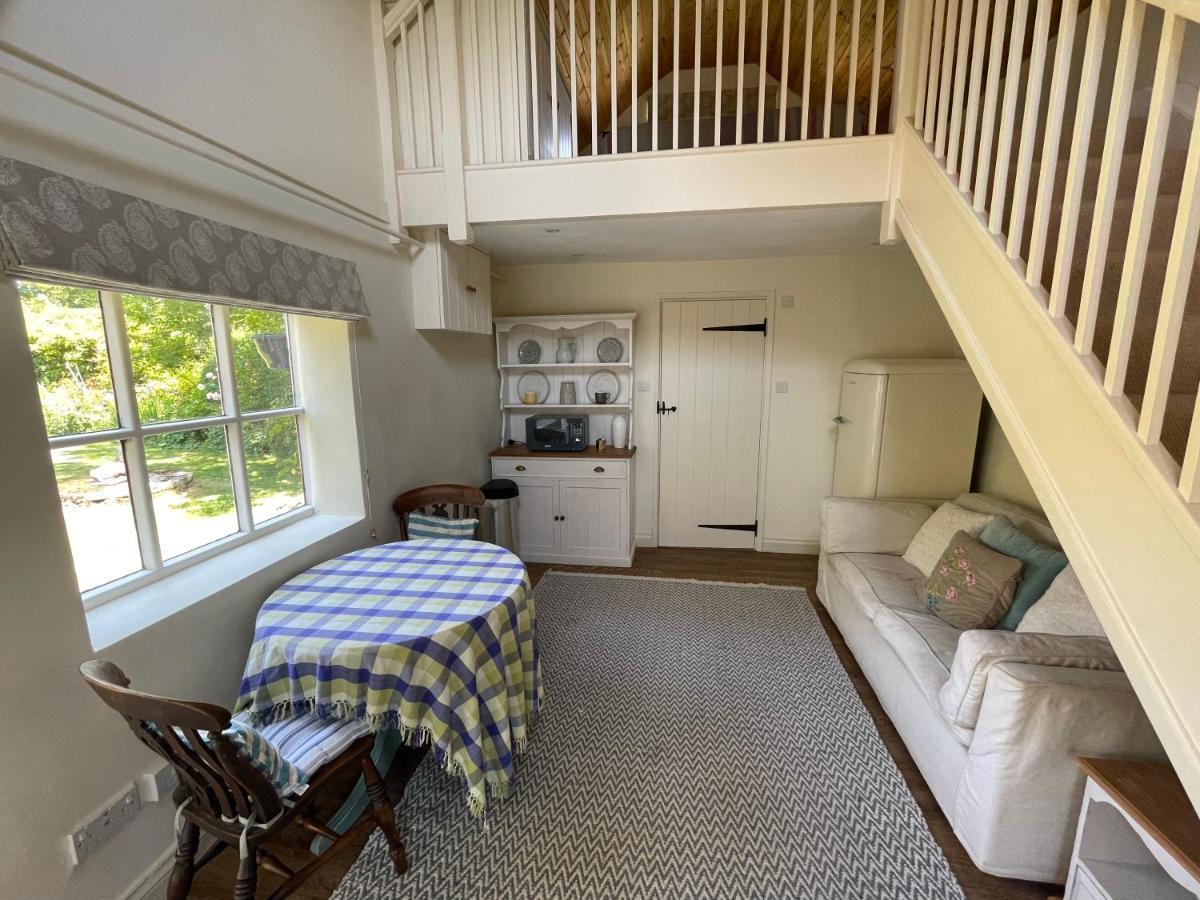 Little Barn Hotel Buckland Newton ภายนอก รูปภาพ