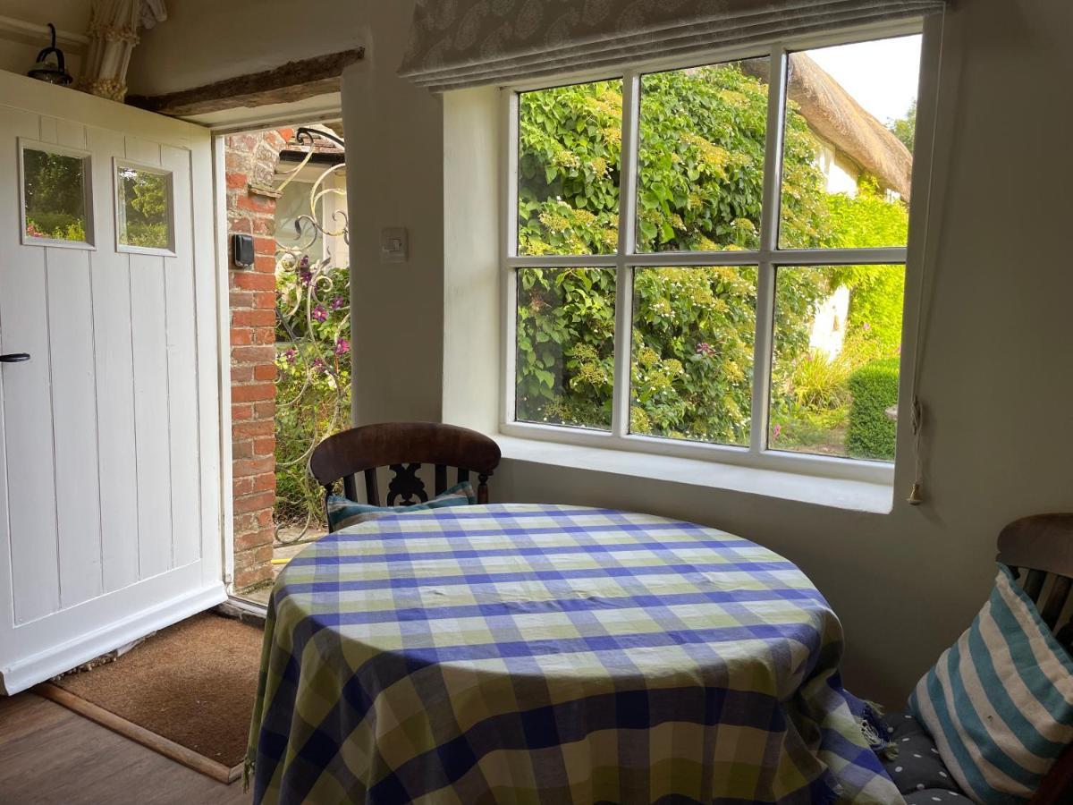 Little Barn Hotel Buckland Newton ภายนอก รูปภาพ