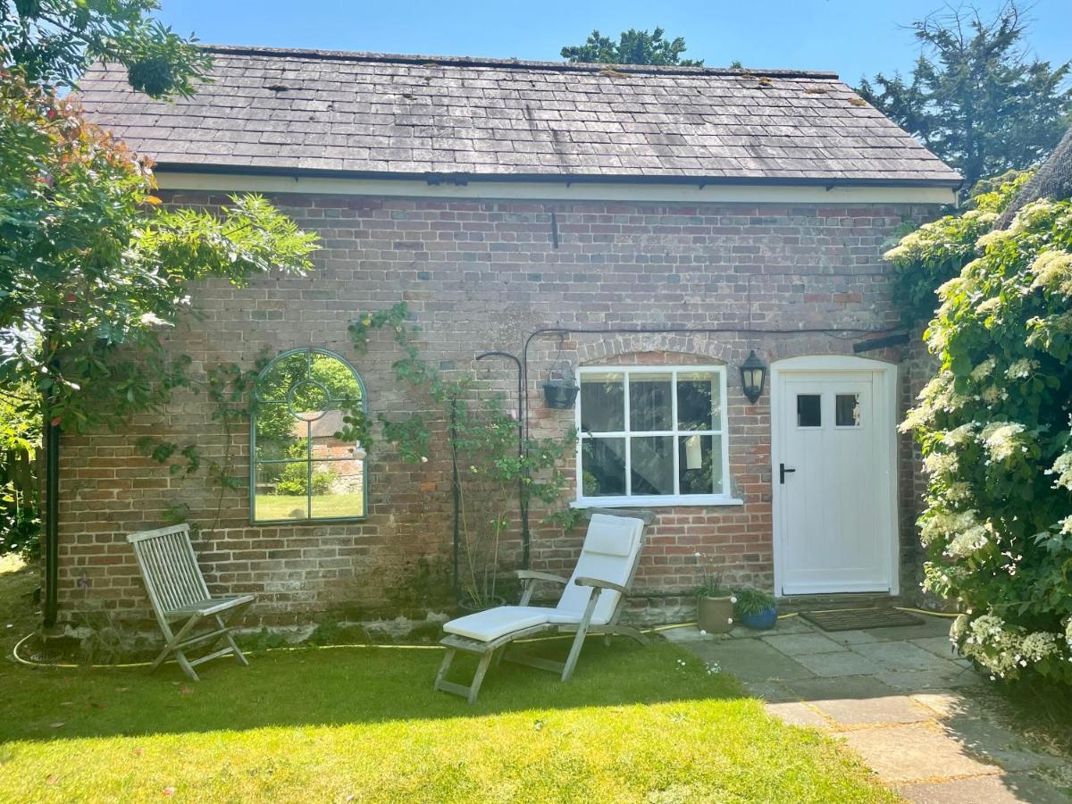 Little Barn Hotel Buckland Newton ภายนอก รูปภาพ