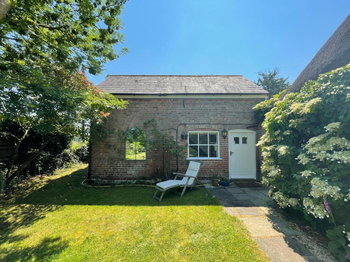 Little Barn Hotel Buckland Newton ภายนอก รูปภาพ